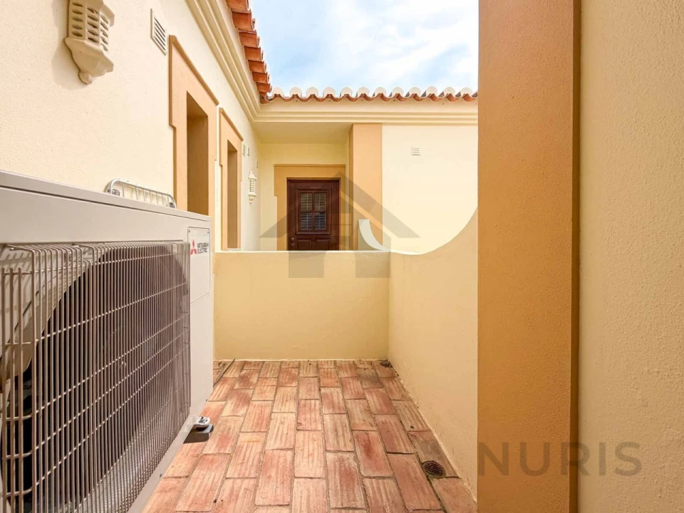 Apartamento T2 para Venda em Estômbar e Parchal Foto 21