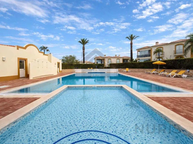 Apartamento T2 para Venda em Estômbar e Parchal Foto 20