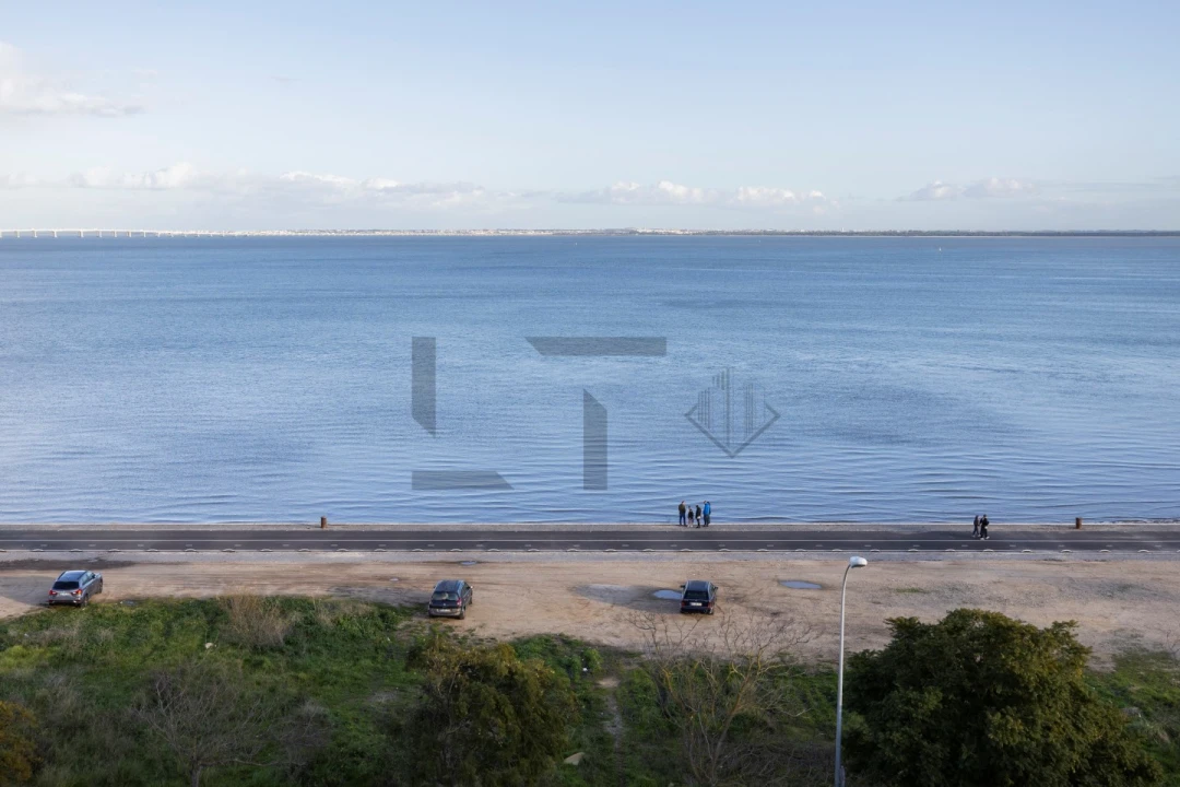 Apartamento T4 para Venda em Marvila Foto 2