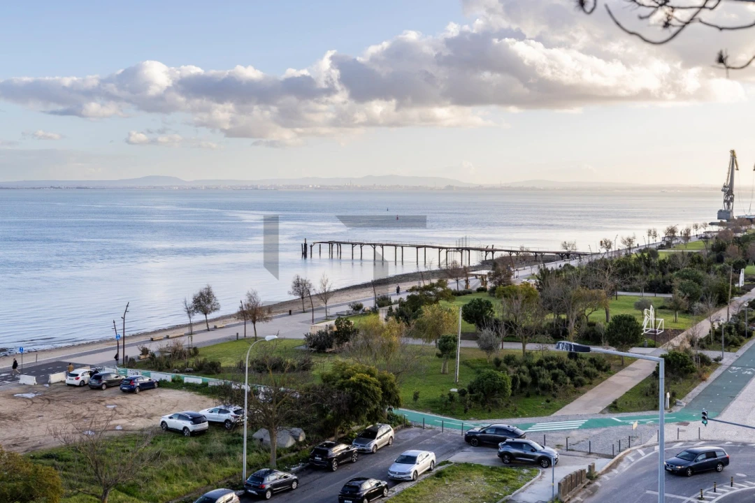 Apartamento T4 para Venda em Marvila Foto 4