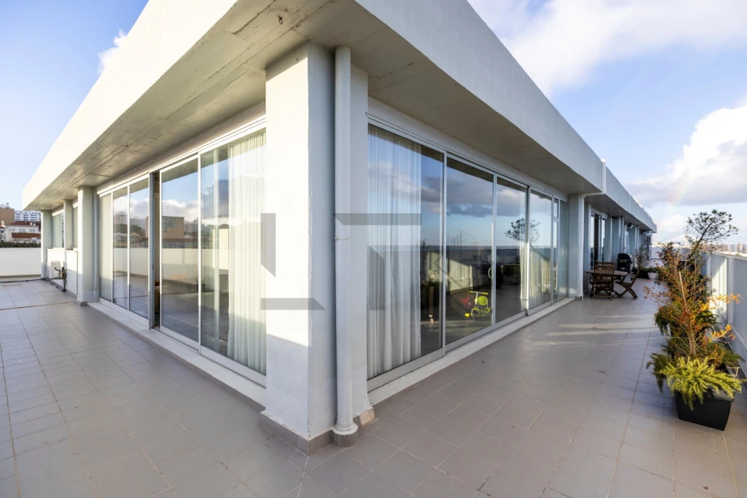 Apartamento T4 para Venda em Marvila Foto 37