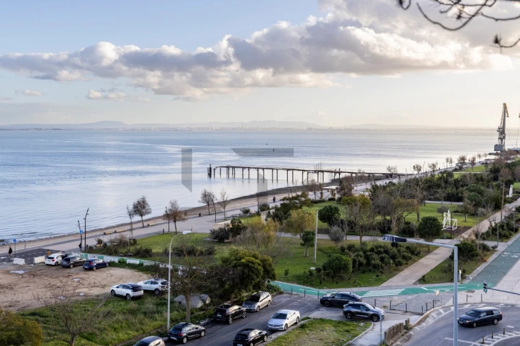 Apartamento T4 para Venda em Marvila Foto 4