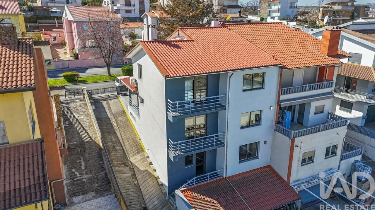 Moradia T4 para Venda em Sé, Santa Maria e Meixedo Foto 4