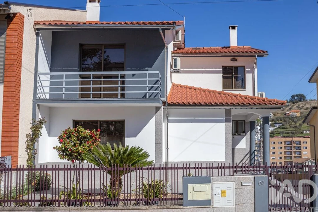 Moradia T4 para Venda em Sé, Santa Maria e Meixedo Foto 5