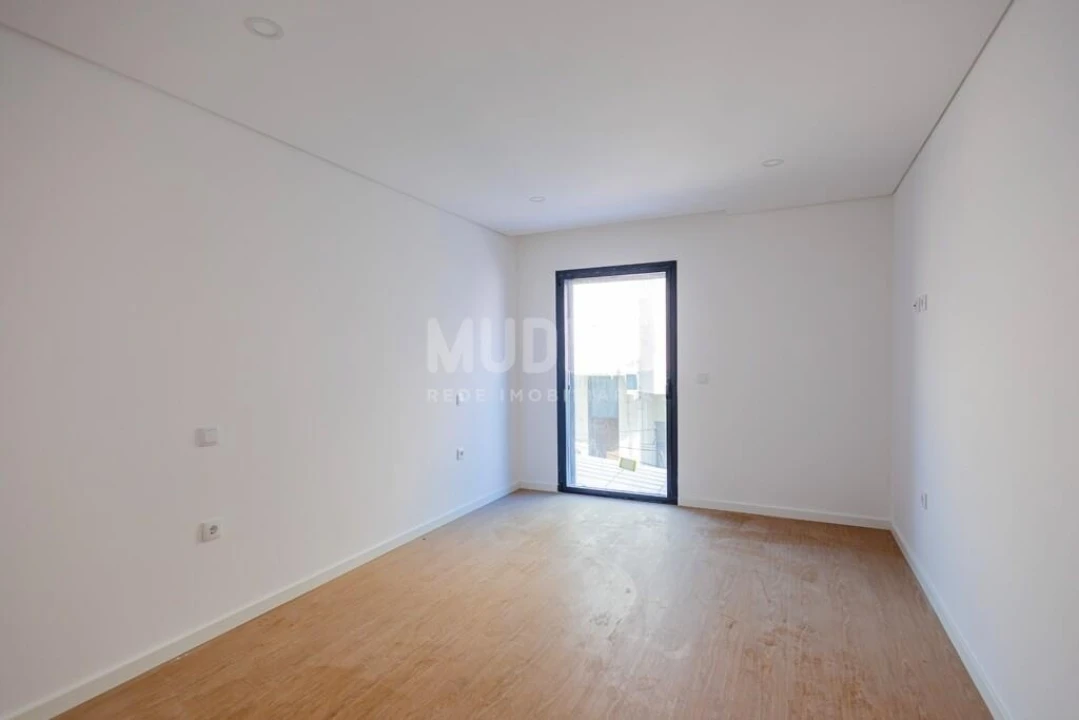 Apartamento T3 para Venda em Esgueira Foto 3