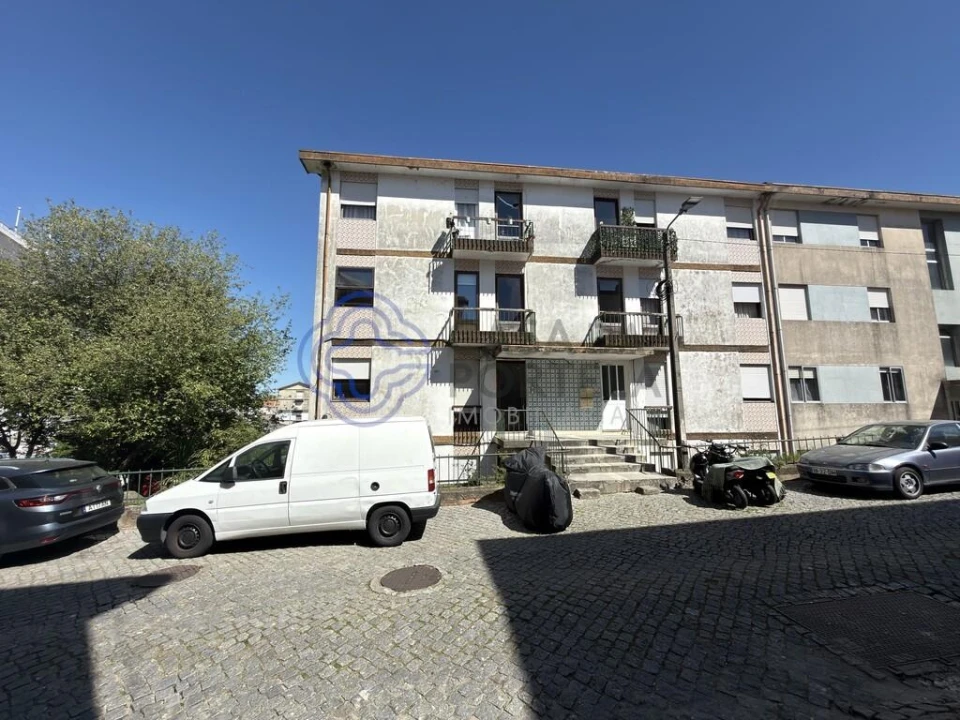 Apartamento T2 para Venda em Oliveira do Douro Foto 1