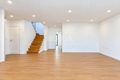 Apartamento T2 para Venda em Esgueira