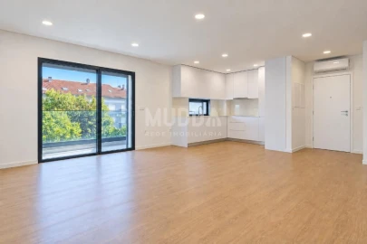 Apartamento T2 para Venda em Esgueira