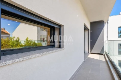 Apartamento T2 para Venda em Esgueira