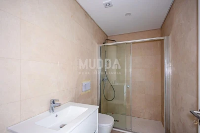 Apartamento T2 para Venda em Esgueira