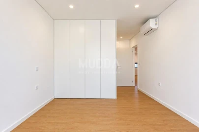 Apartamento T2 para Venda em Esgueira