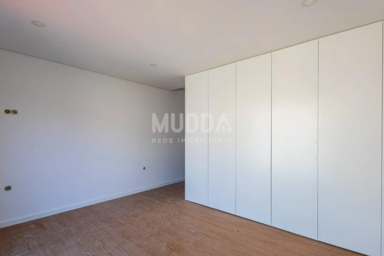 Apartamento T2 para Venda em Esgueira Foto 3