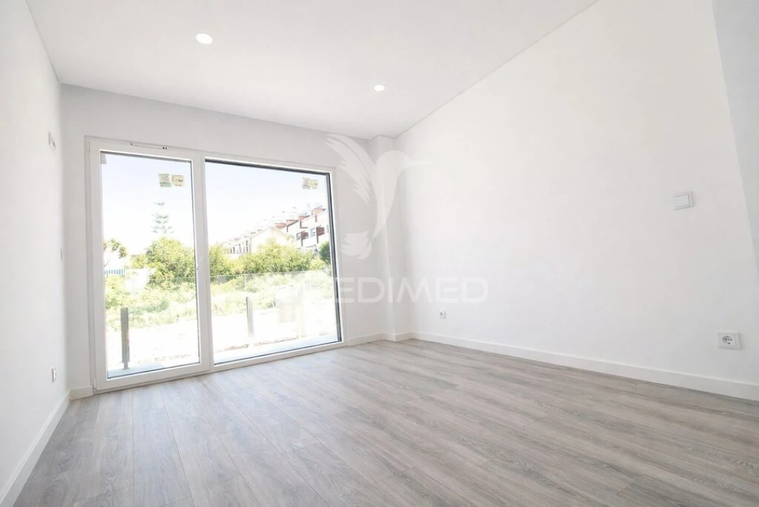 Apartamento T2 para Venda em Charneca de Caparica e Sobreda Foto 6