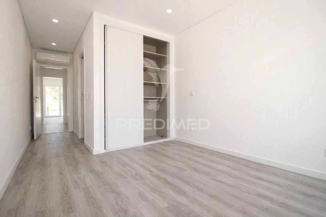 Apartamento T2 para Venda em Charneca de Caparica e Sobreda Foto 9