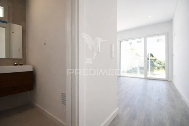 Apartamento T2 para Venda em Charneca de Caparica e Sobreda Foto 7