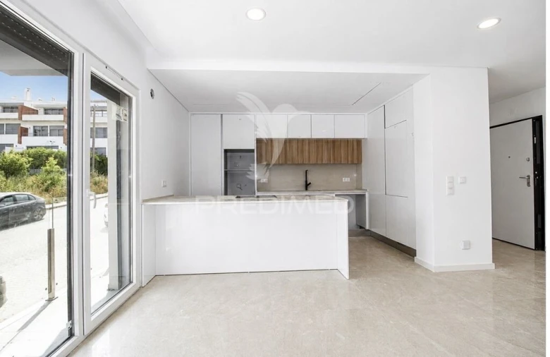 Apartamento T2 para Venda em Charneca de Caparica e Sobreda Foto 2