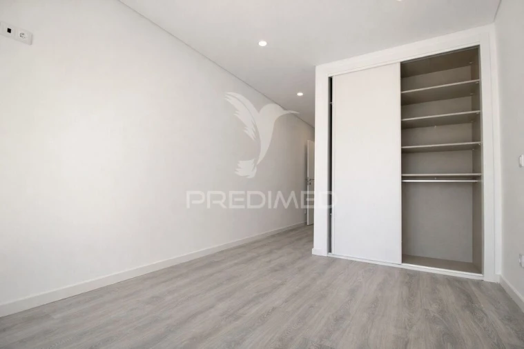 Apartamento T2 para Venda em Charneca de Caparica e Sobreda Foto 10