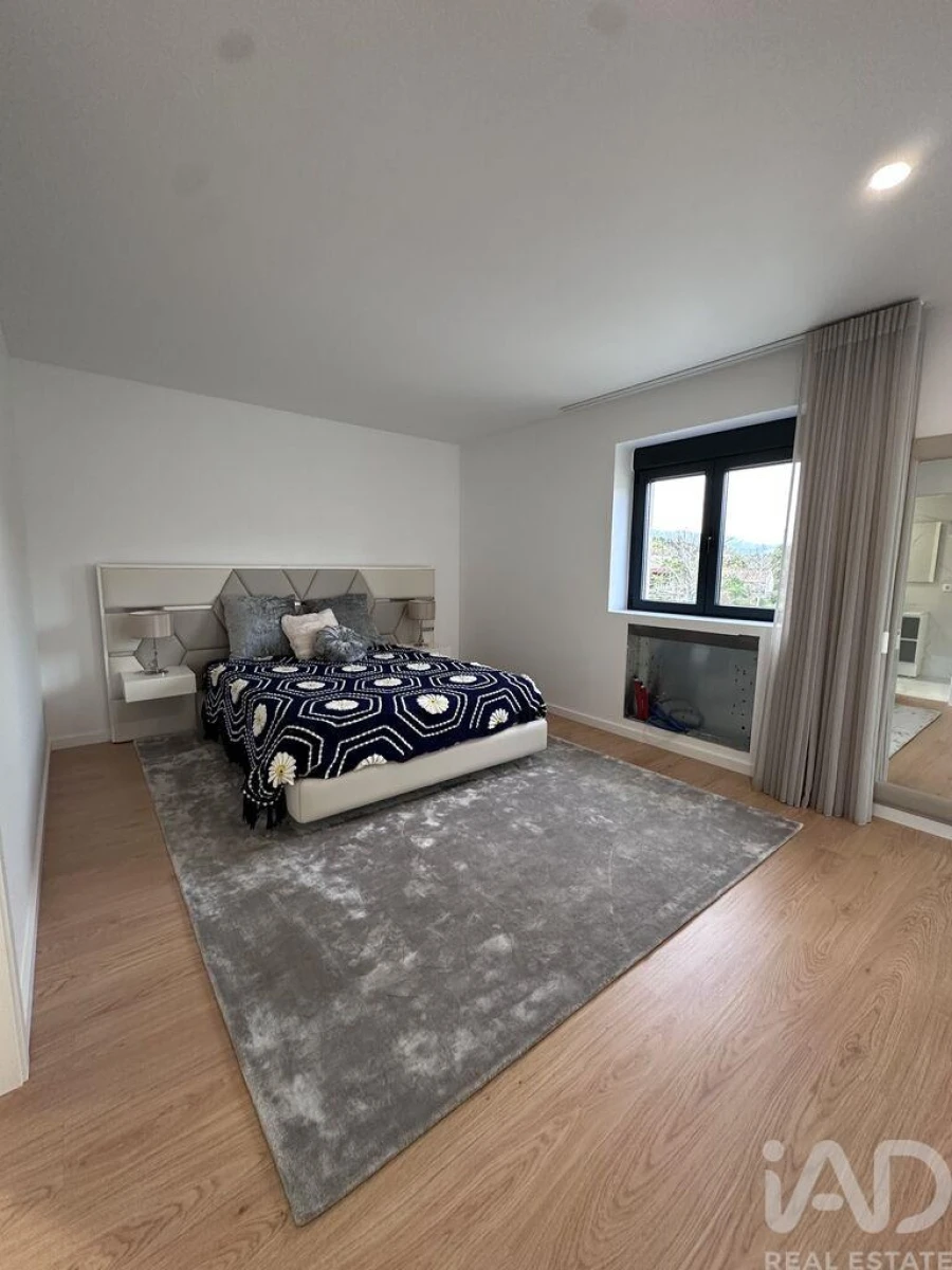 Moradia T5 para Venda em Estorãos Foto 9