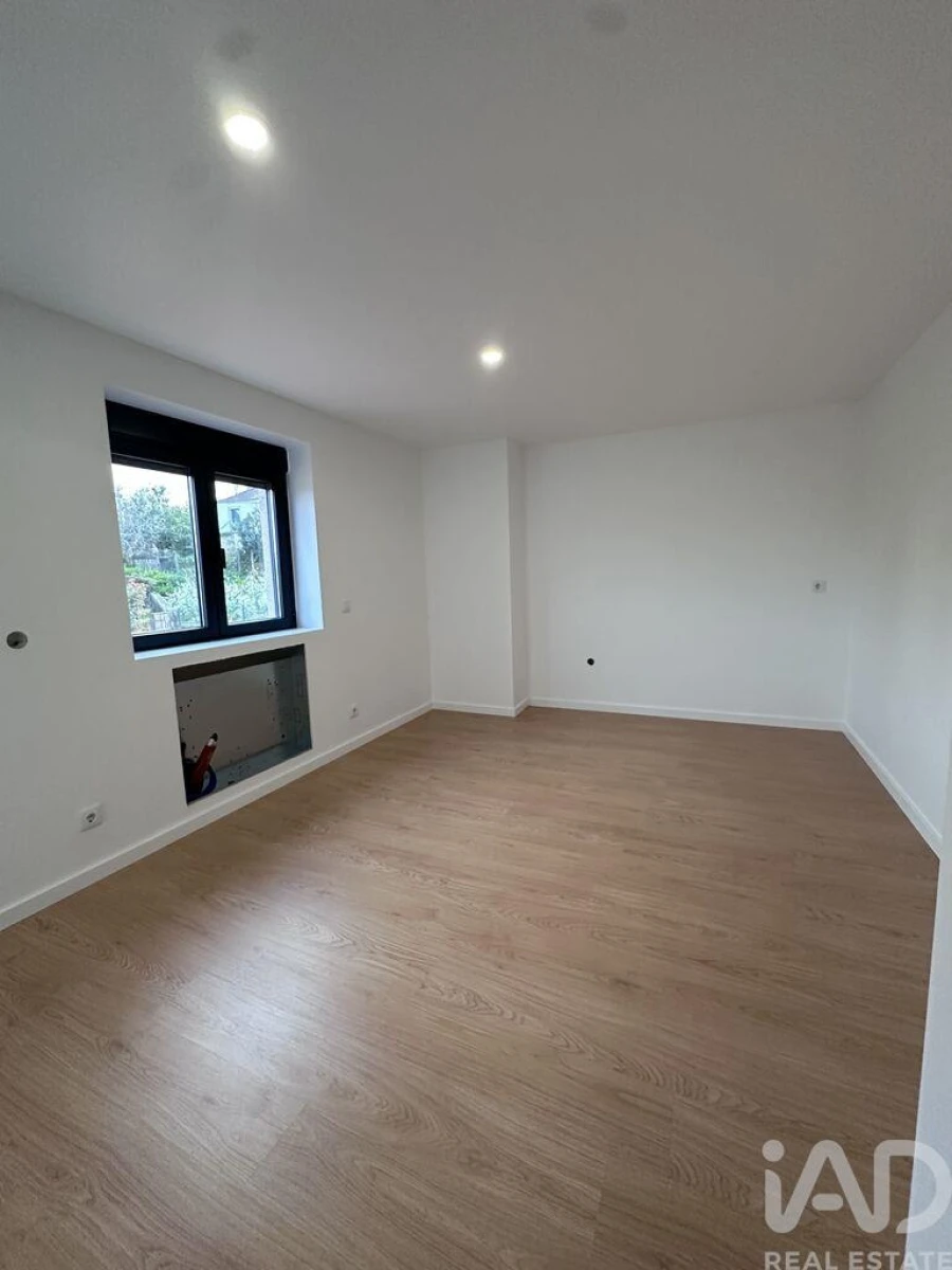 Moradia T5 para Venda em Estorãos Foto 11