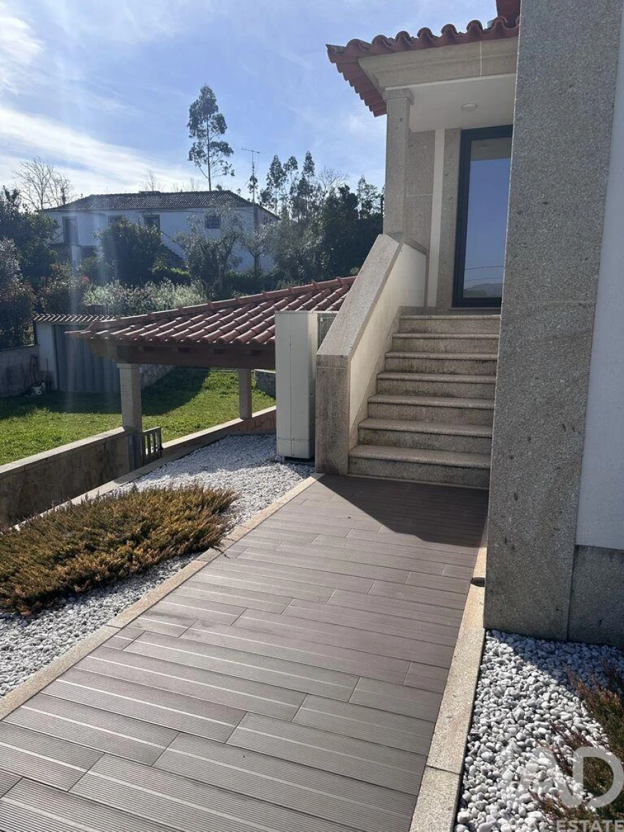 Moradia T5 para Venda em Estorãos Foto 14