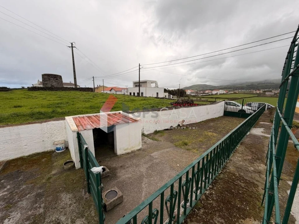 Moradia T1 para Venda em Praia da Vitoria (Santa Cruz) Foto 18