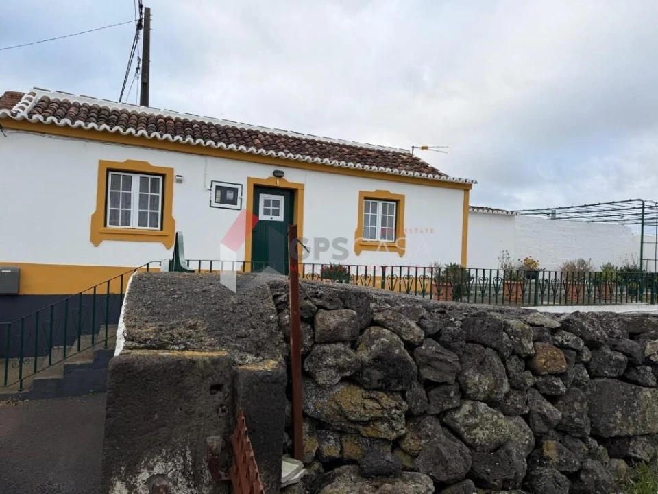 Moradia T1 para Venda em Praia da Vitoria (Santa Cruz) Foto 2