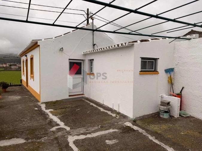 Moradia T1 para Venda em Praia da Vitoria (Santa Cruz) Foto 16