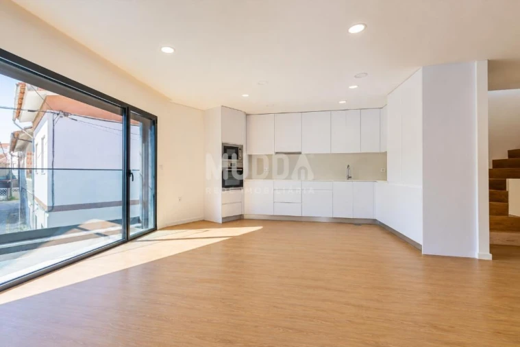 Apartamento T3 para Venda em Esgueira Foto 2