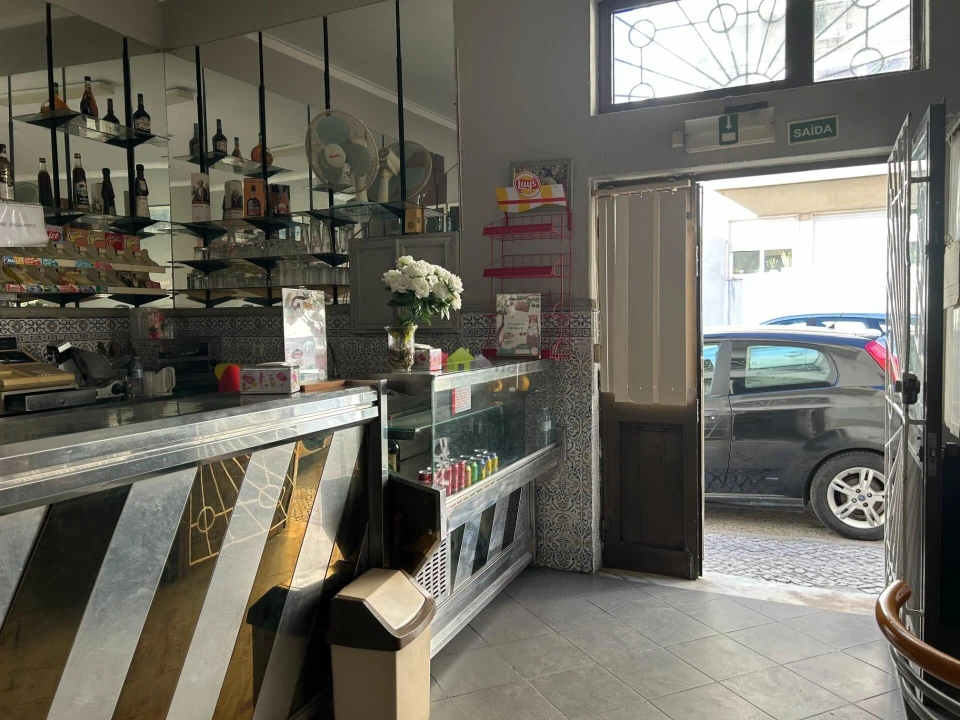 Loja para Venda em Baixa da Banheira e Vale da Amoreira Foto 3