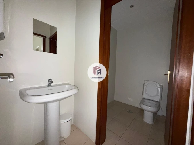 Loja para Arrendamento em Matosinhos e Leça da Palmeira Foto 6