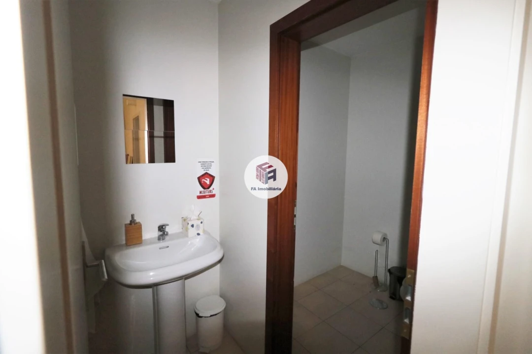 Loja para Arrendamento em Matosinhos e Leça da Palmeira Foto 10