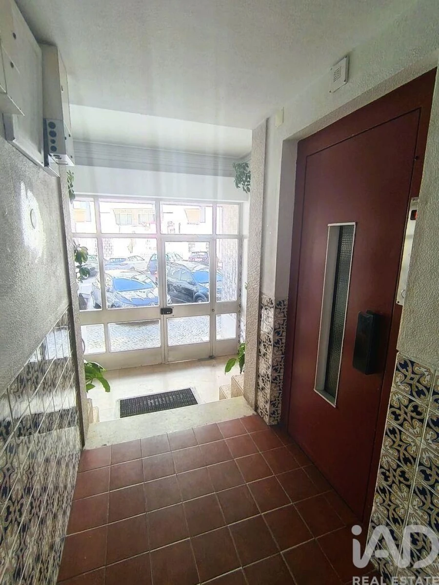 Apartamento T2 para Venda em Odivelas Foto 9