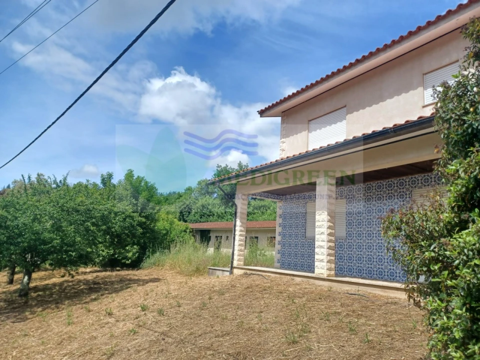Moradia T5 para Venda em Pessegueiro do Vouga Foto 1