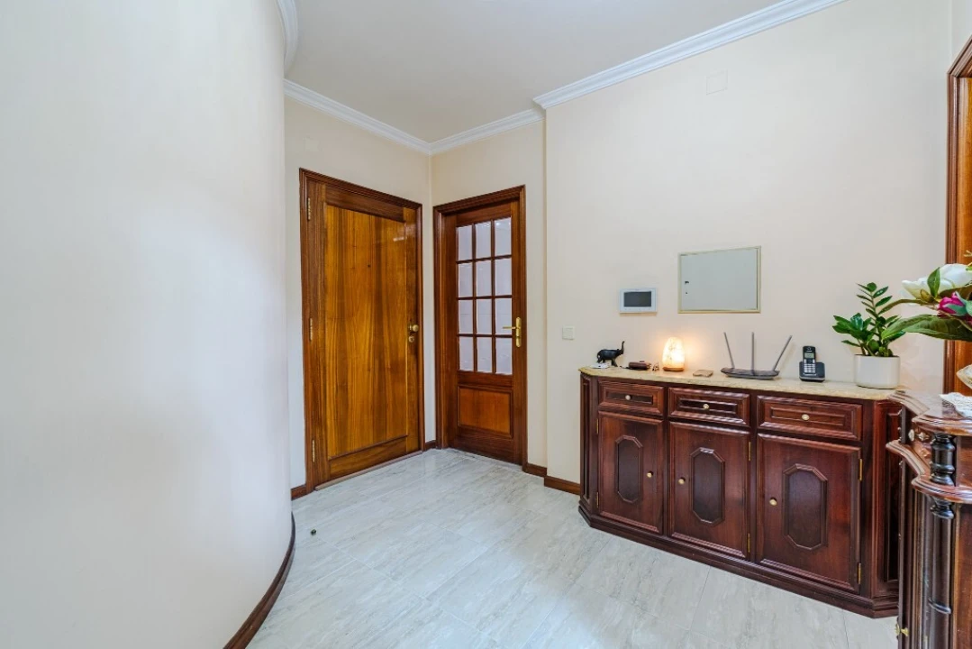 Apartamento T2 para Venda em Castêlo da Maia Foto 11