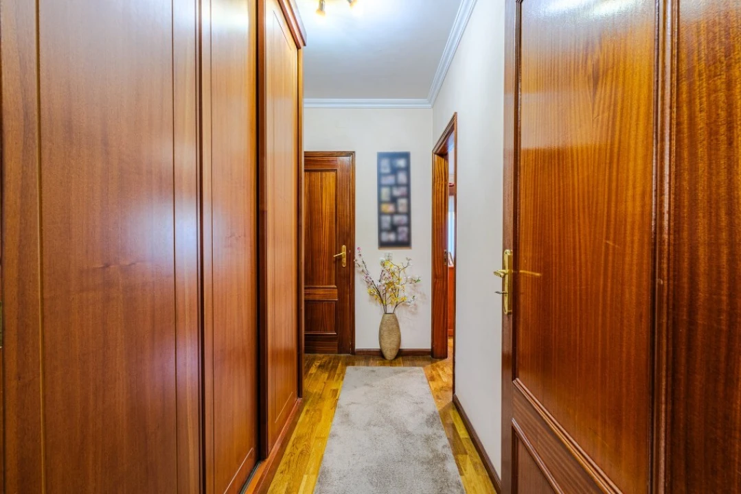 Apartamento T2 para Venda em Castêlo da Maia Foto 24