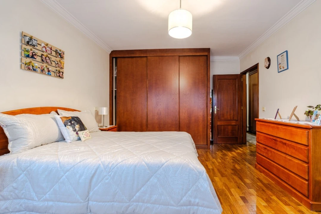 Apartamento T2 para Venda em Castêlo da Maia Foto 17