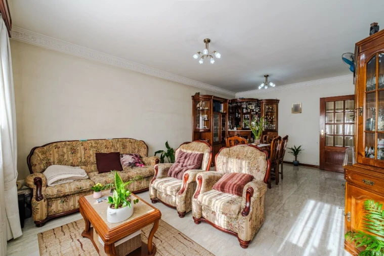 Apartamento T2 para Venda em Castêlo da Maia Foto 5