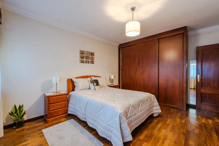 Apartamento T2 para Venda em Castêlo da Maia Foto 16