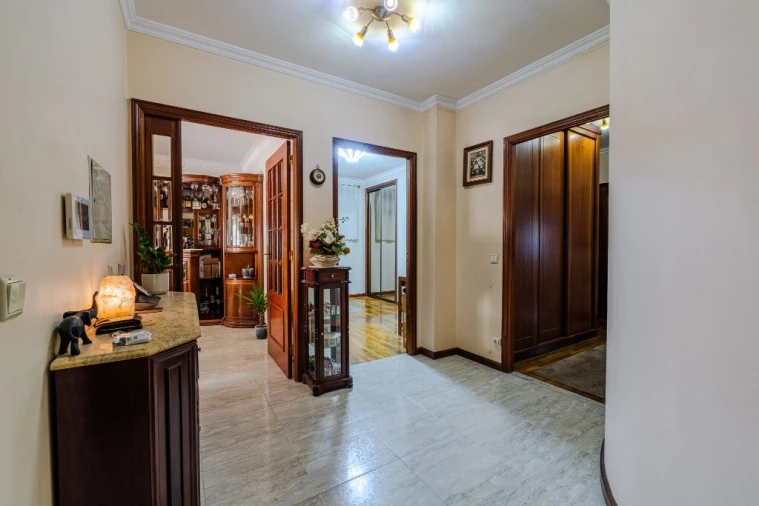 Apartamento T2 para Venda em Castêlo da Maia Foto 12