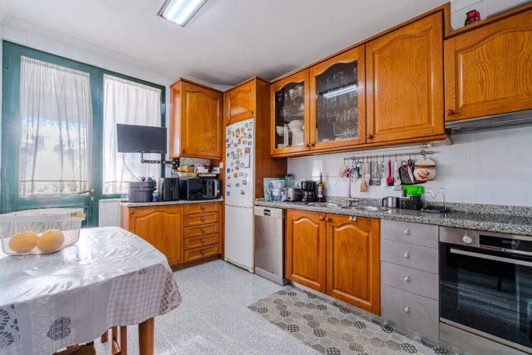 Apartamento T2 para Venda em Castêlo da Maia Foto 7