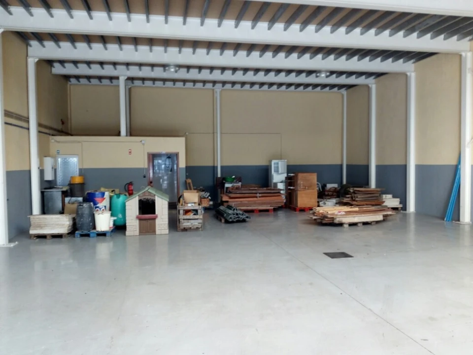 Armazém para Arrendamento em Santa Maria e São Miguel, São Martinho, São Pedro Penaferrim Foto 1