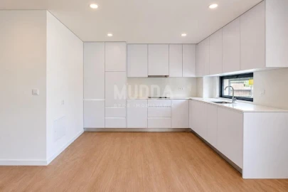 Apartamento T2 para Venda em Esgueira