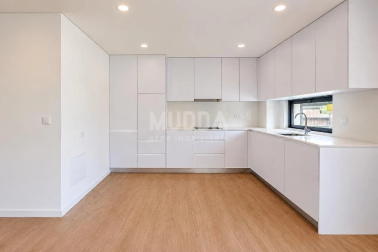 Apartamento T2 para Venda em Esgueira Foto 2