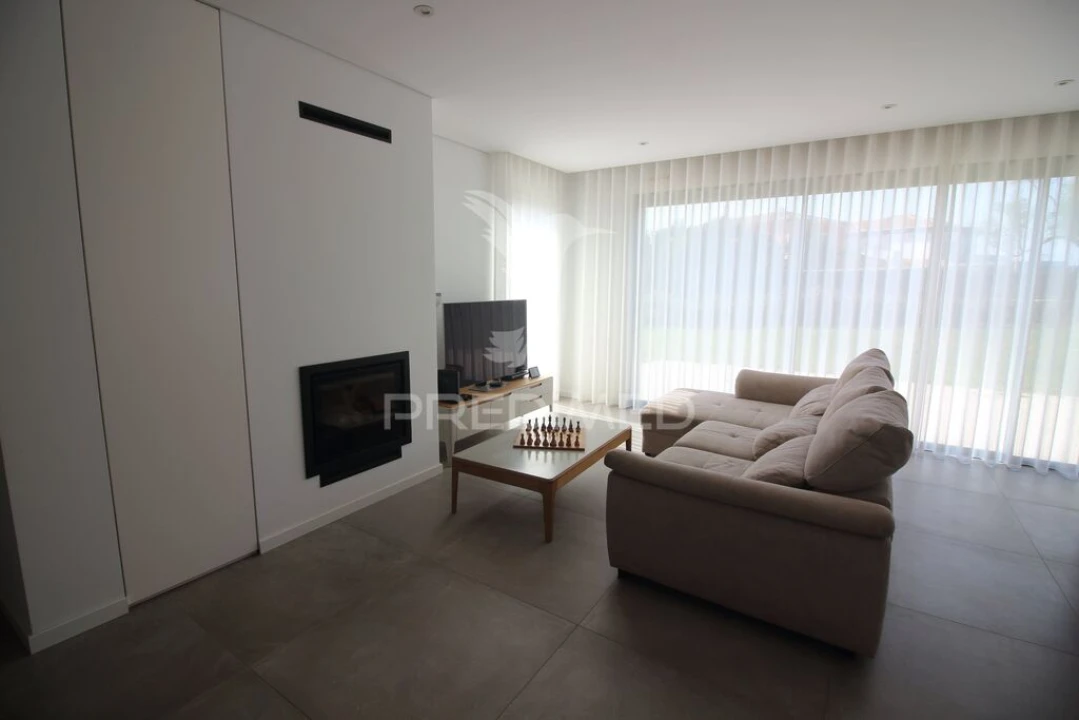 Moradia T3 para Venda em Ferreiras Foto 9