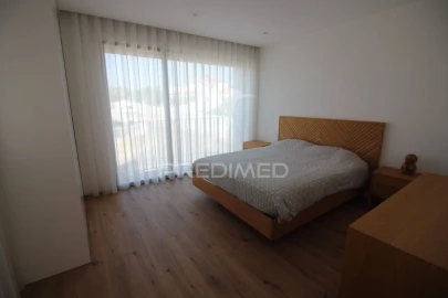 Moradia T3 para Venda em Ferreiras