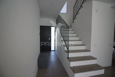 Moradia T3 para Venda em Ferreiras