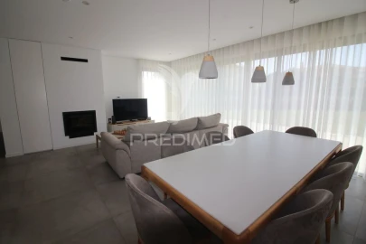 Moradia T3 para Venda em Ferreiras