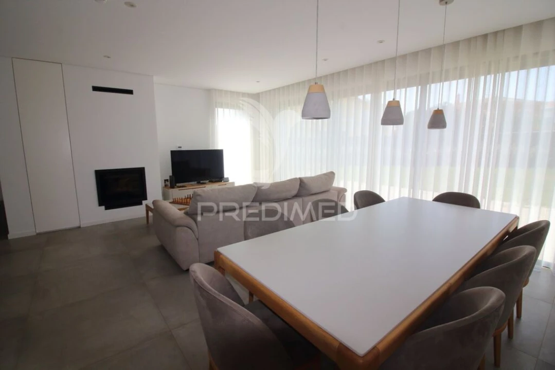 Moradia T3 para Venda em Ferreiras Foto 6
