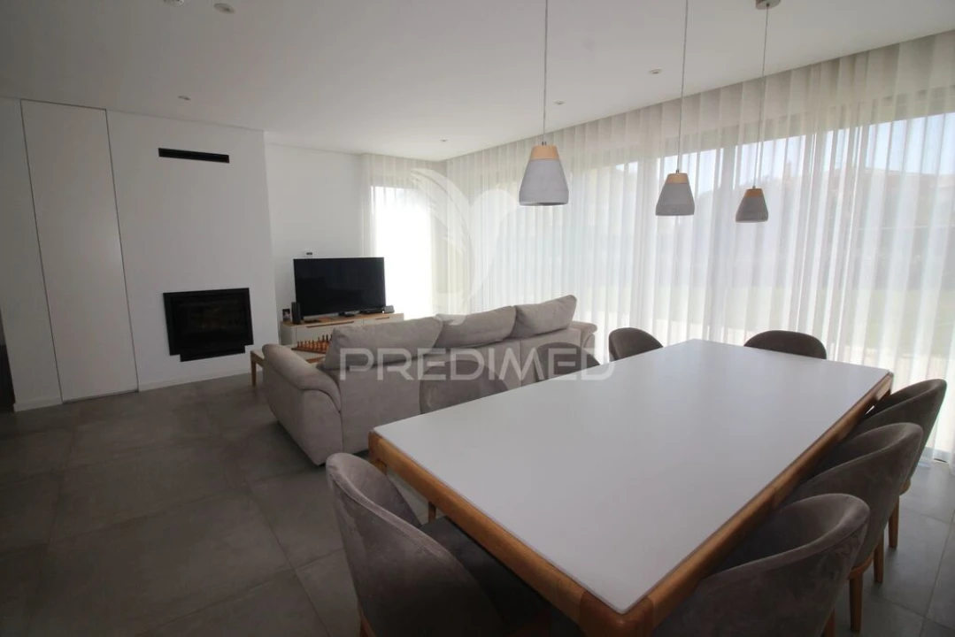 Moradia T3 para Venda em Ferreiras Foto 6