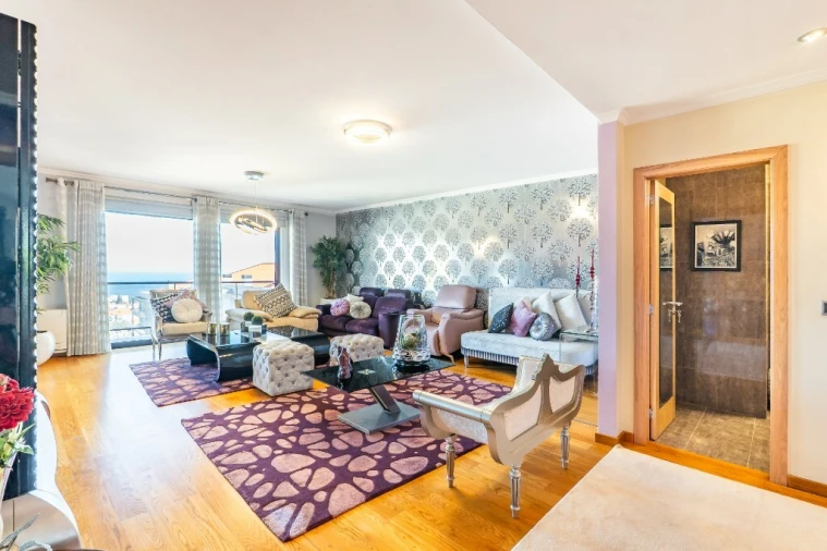 Apartamento T4 para Venda em São Martinho Foto 2